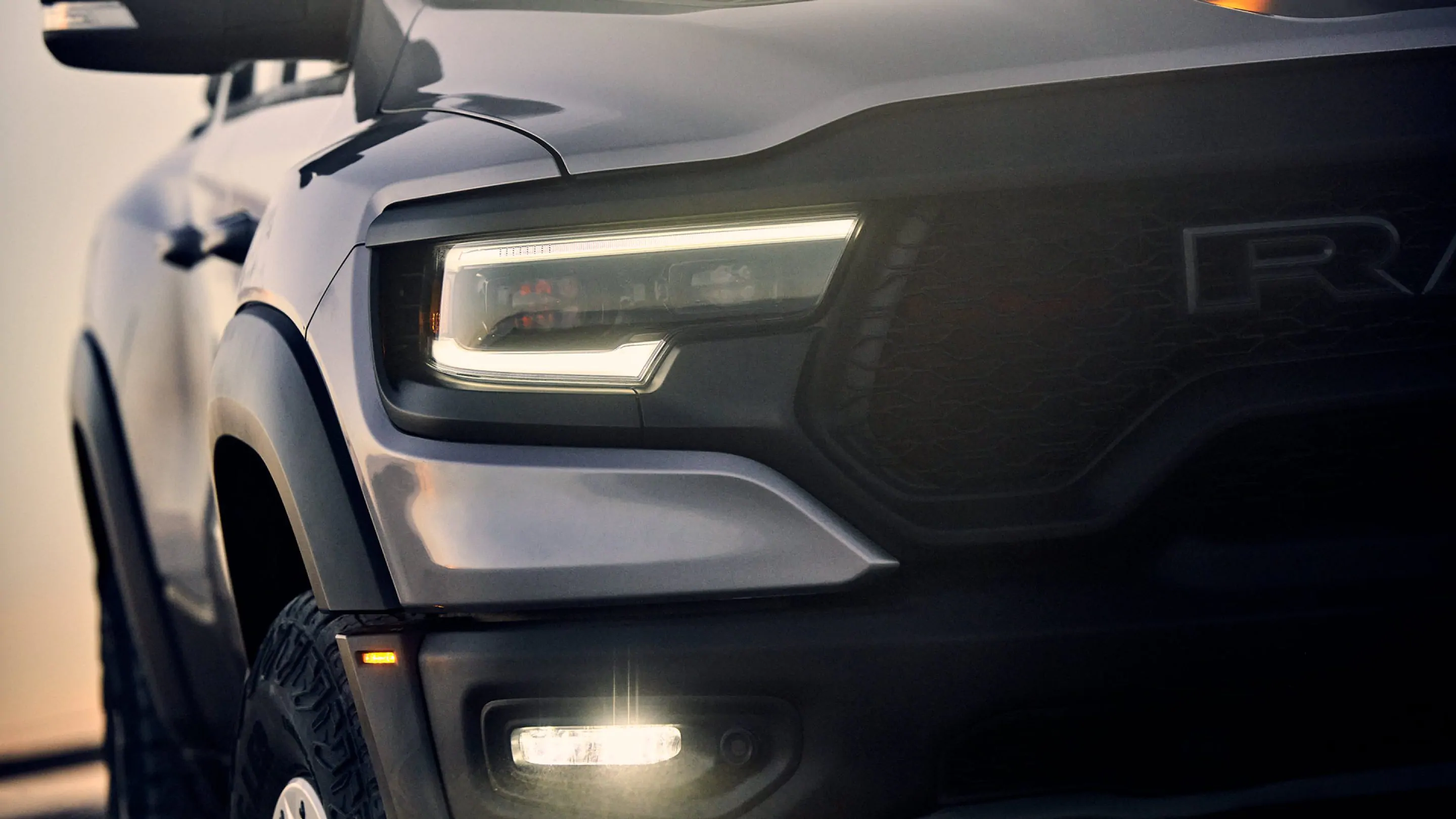 The glare of TRX is made all the more menacing with Bifunctional LED Projector Smartbeam Intelligent Headlamps with blacked out bezels and LED fog lamps integrated into the powder-coated bumper.